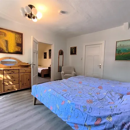 Familie Hensen - Mit Ueberdachter Terrasse Im Ortskern Von Appartement Tarp