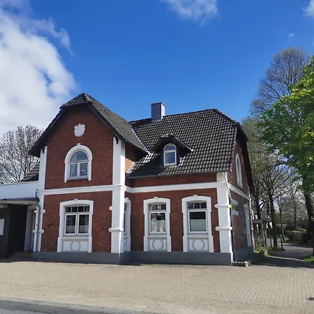 아파트 Familie Hensen - Mit Ueberdachter Terrasse Im Ortskern Von *