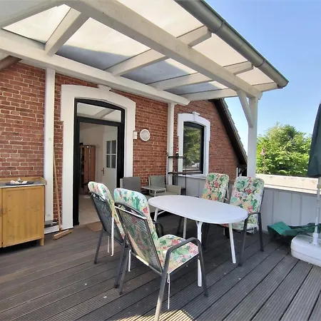 Familie Hensen - Mit Ueberdachter Terrasse Im Ortskern Von