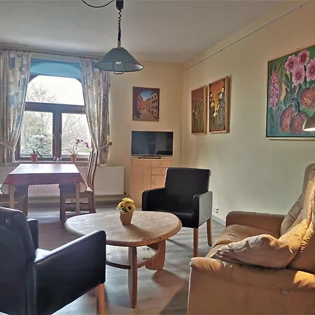 Familie Hensen - Mit Ueberdachter Terrasse Im Ortskern Von 아파트 *