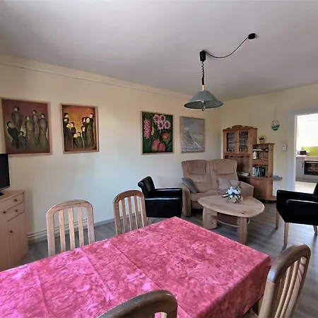 Familie Hensen - Mit Ueberdachter Terrasse Im Ortskern Von 아파트 *